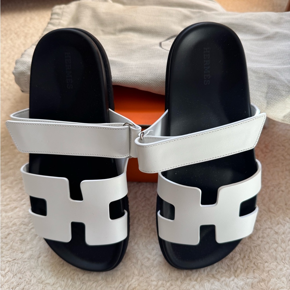 NEVER WORN HERMES White Slide Sandals with Geometric Design